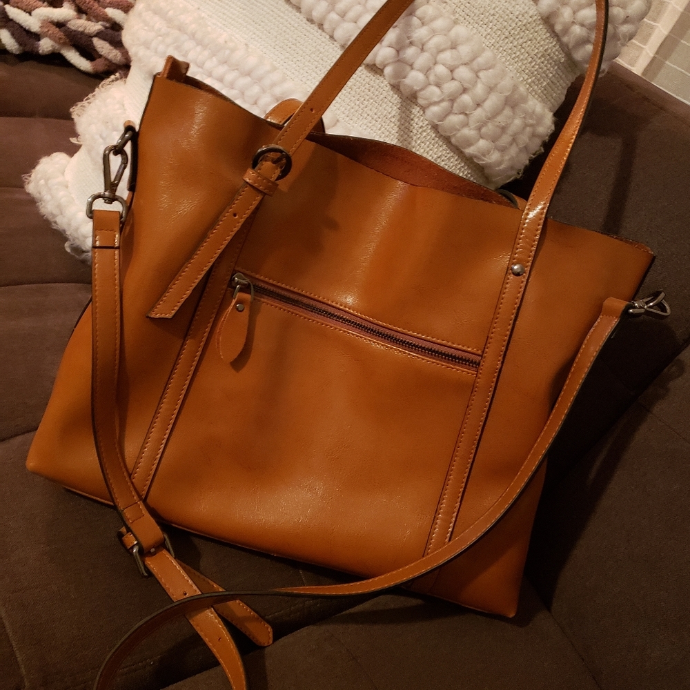 Vegan leather tote with shoulder strap